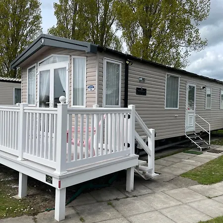 Rockley Park Private Holiday Homes Poole Exterior photo